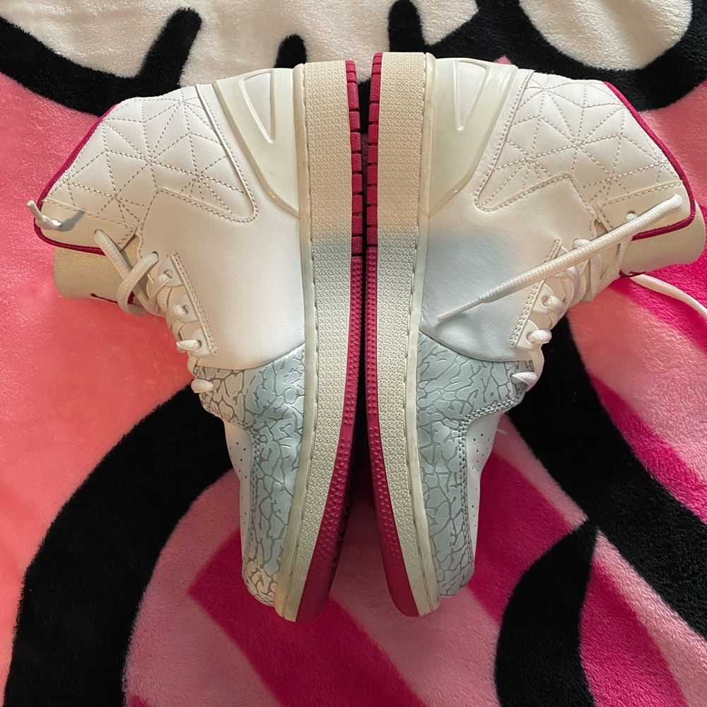 Jordan Girls Shoes - Picture 5 of 6